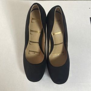 Elle pumps